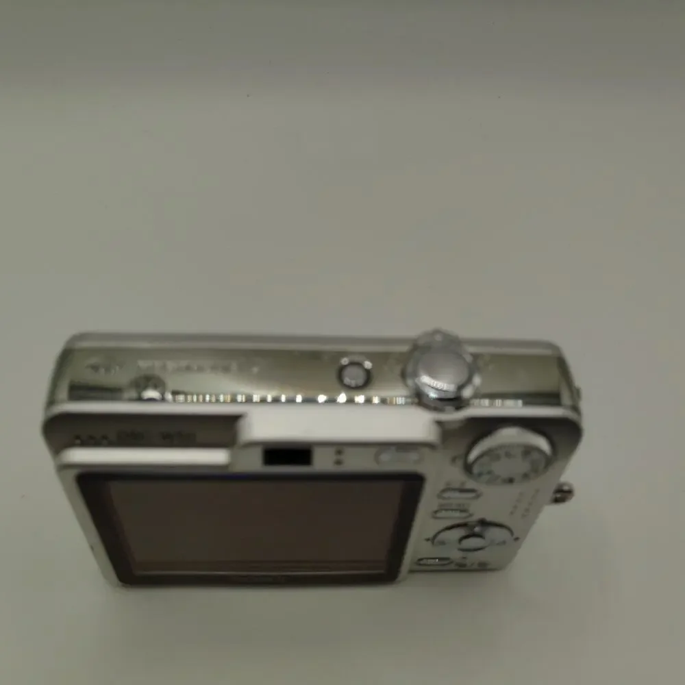 Sony Cyber-shot 6MP Digital Camera Bad Screen No Battery Parts